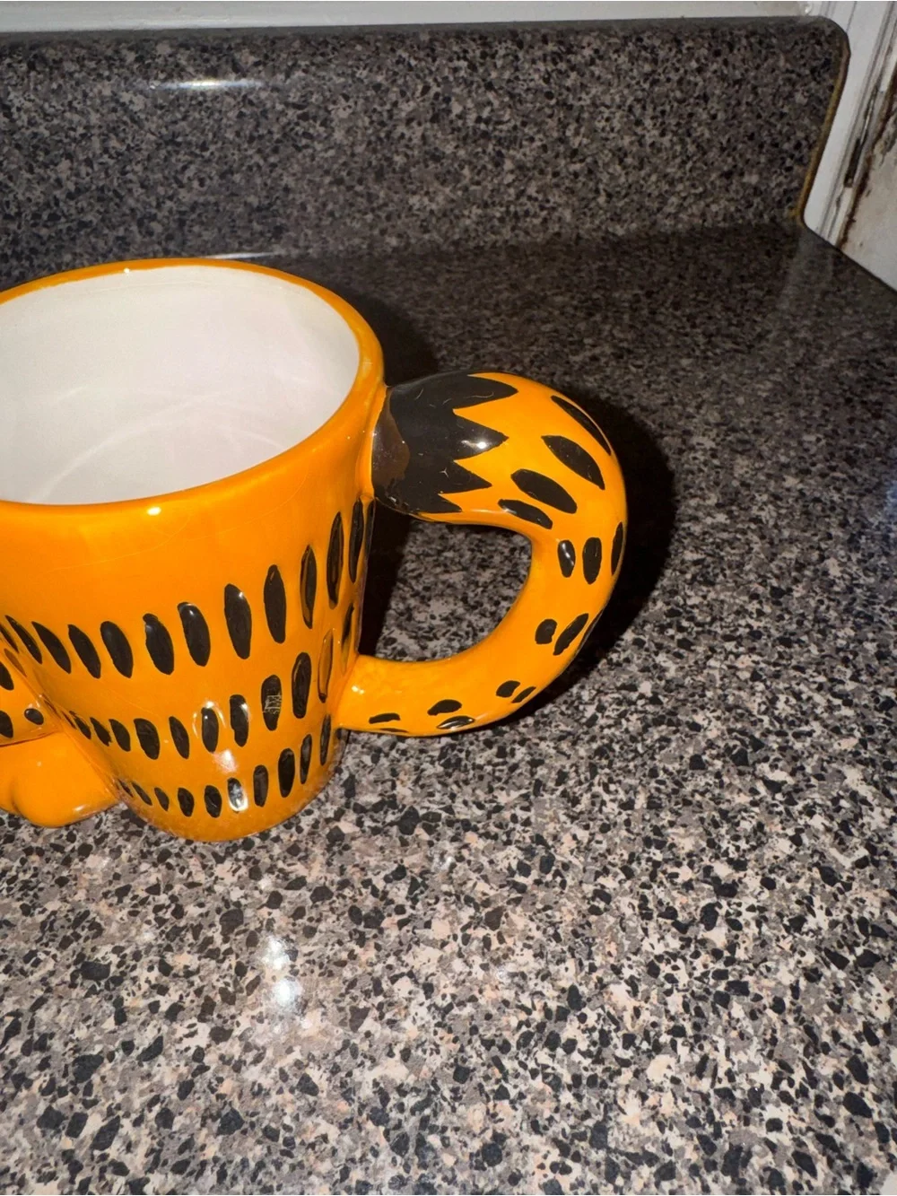 2005 Garfield Burton Ceramic Coffee Mug Tail Handle